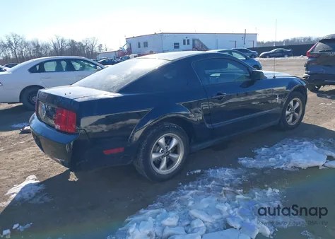 2007 Ford Mustang V6 Deluxe/V6 Premium z USA, uszkodzony, nr VIN 1ZVFT80N175215067